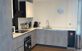 Icona - Luxury 2 Bed Penthouse Apartment